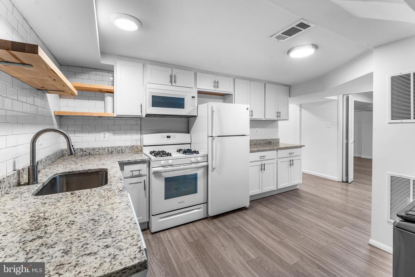 9410 Linden Avenue photo 36