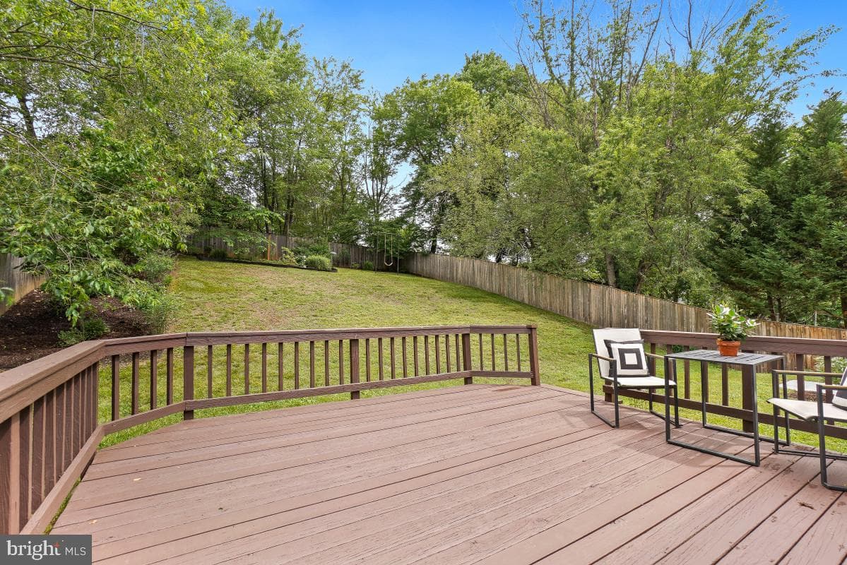 827 Caddington Avenue photo 37