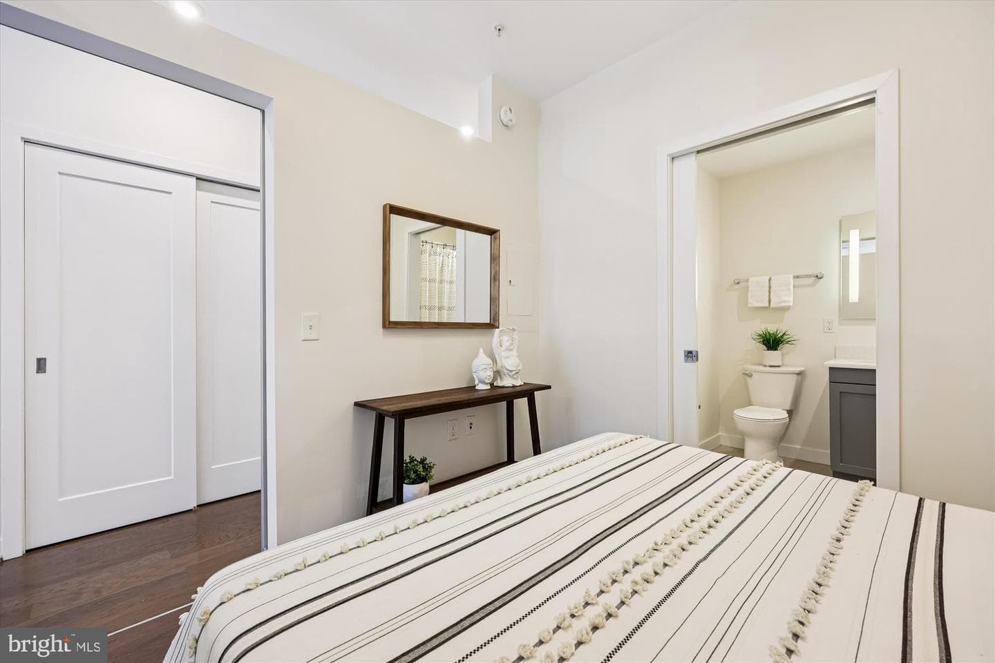 1320 Fenwick Lane #606 photo 25