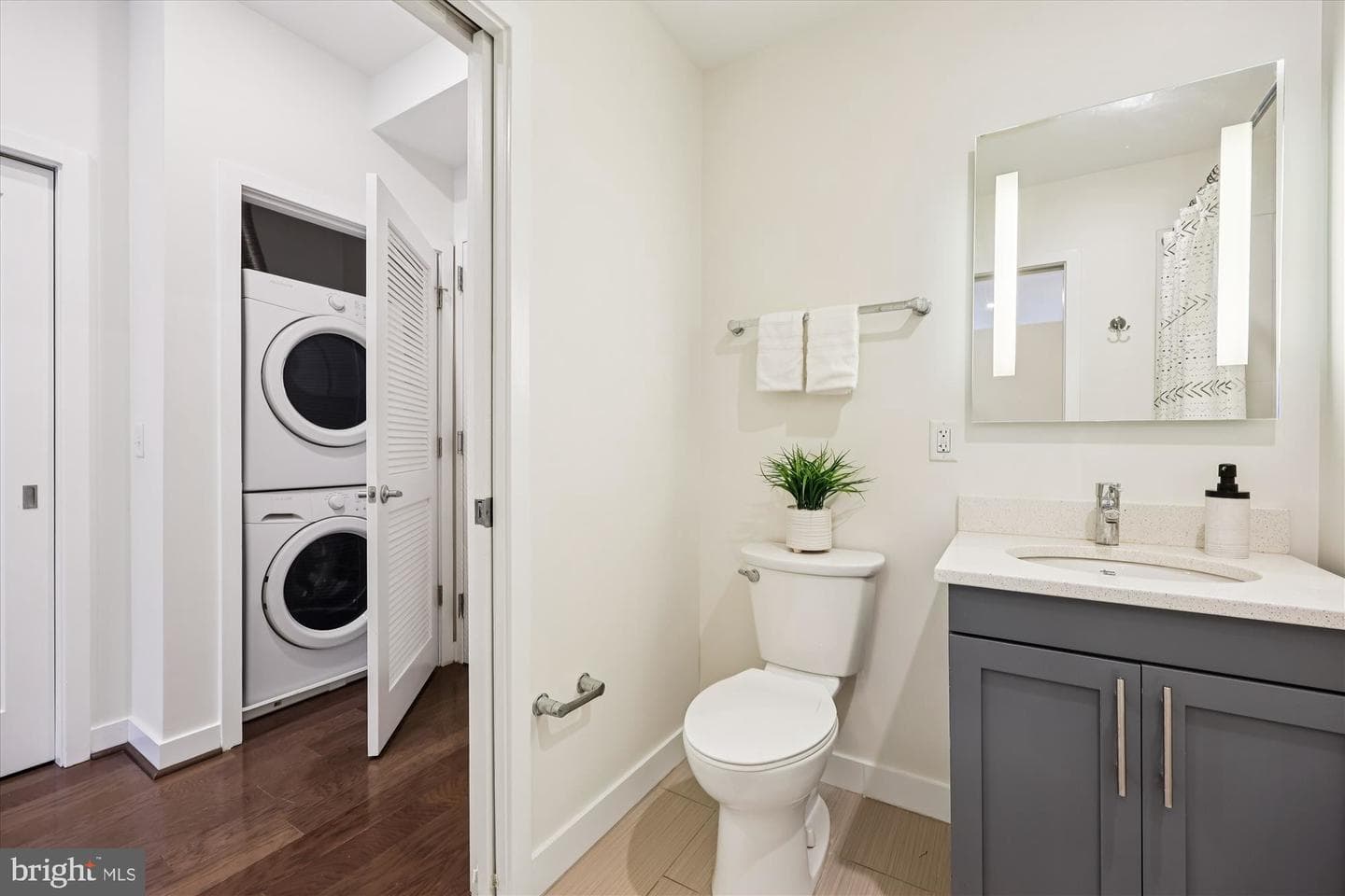 1320 Fenwick Lane #606 photo 27
