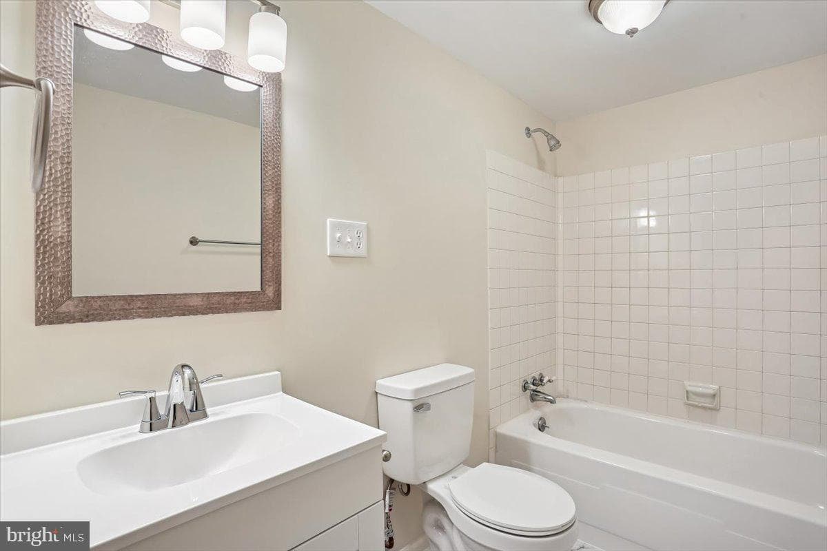 705 College Parkway photo 22
