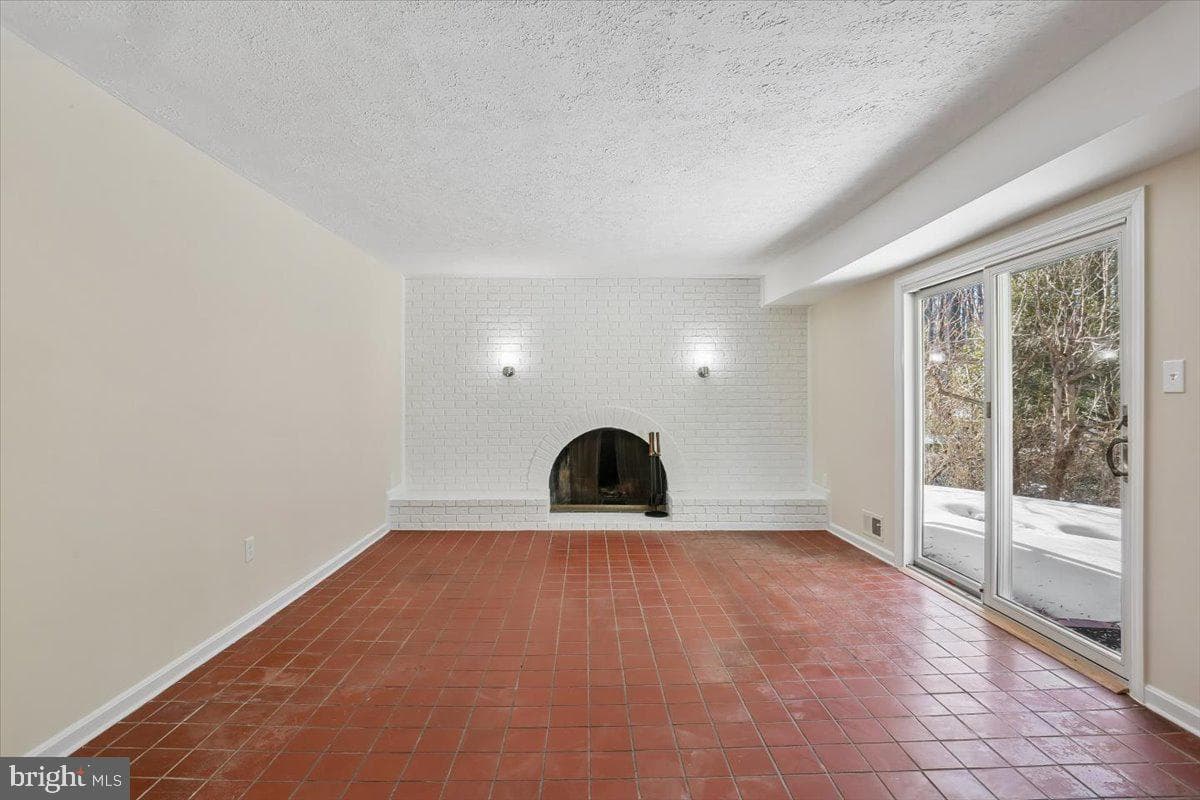 705 College Parkway photo 3