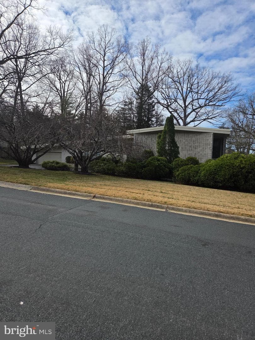 7146 River Road photo 3