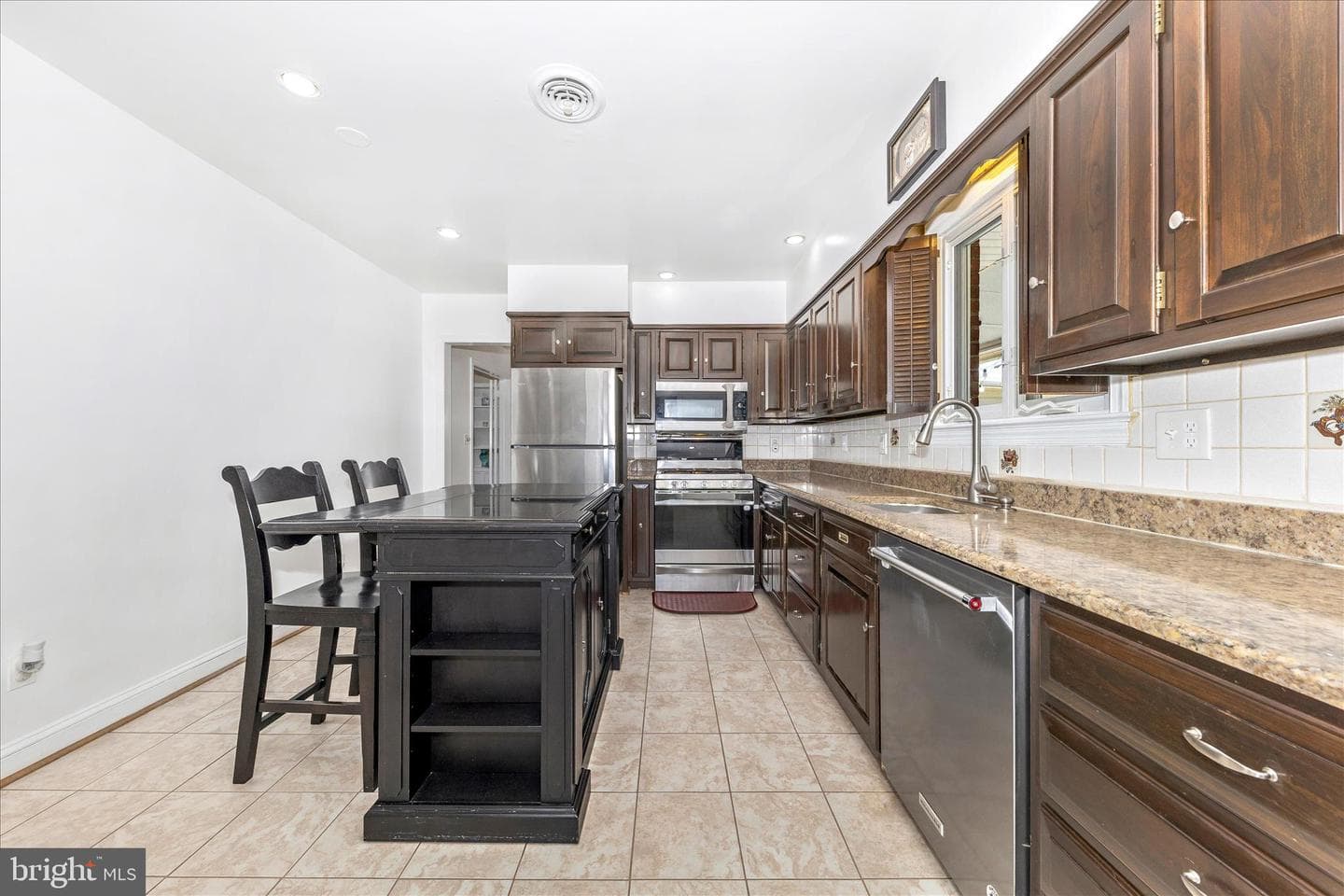9504 Veirs Drive photo 11