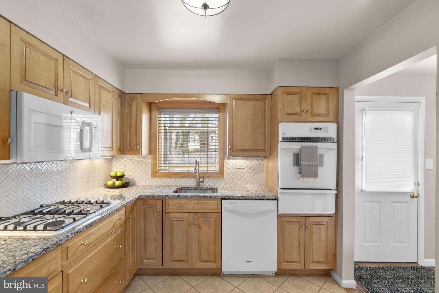 3008 Hardy Avenue photo 10