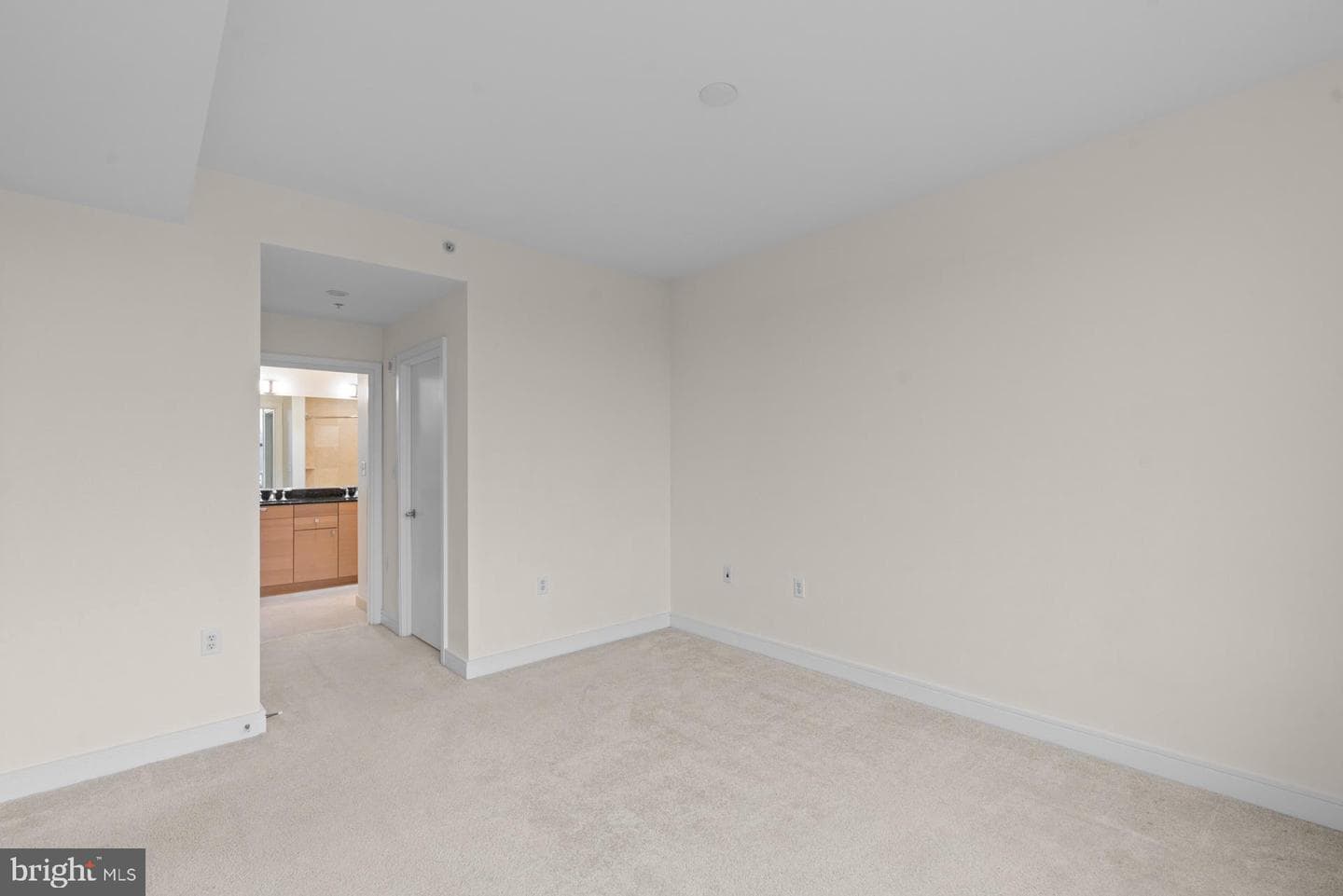6820 Wisconsin Avenue #4003 photo 16