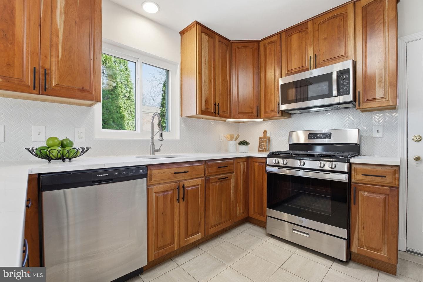 11527 Grandview Avenue photo 7