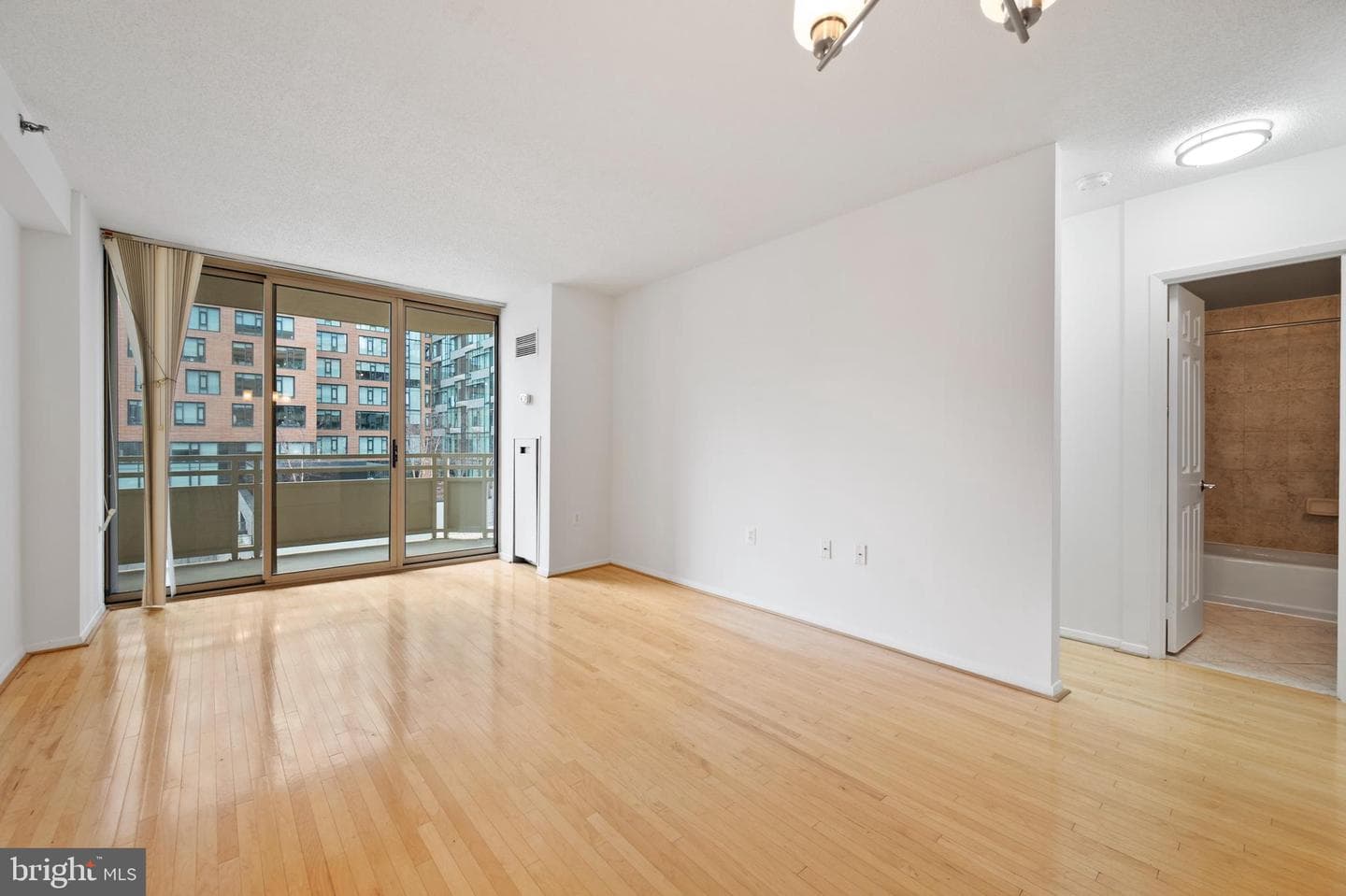 4801 Fairmont Ave # 412 photo 9