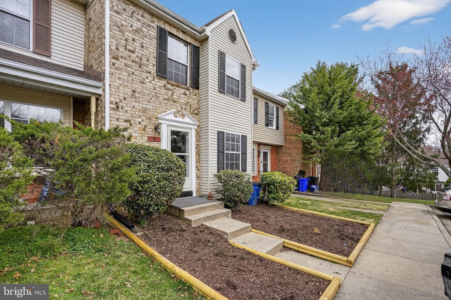 5 Crystal Rock Court