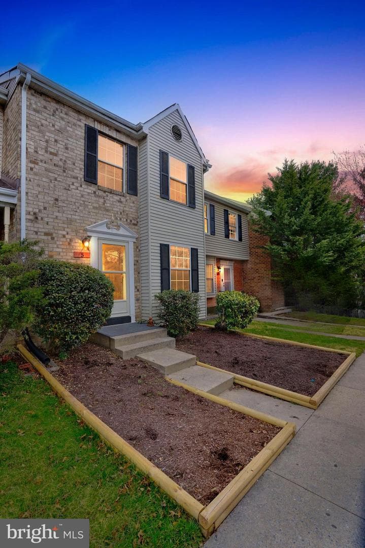 5 Crystal Rock Court photo 3