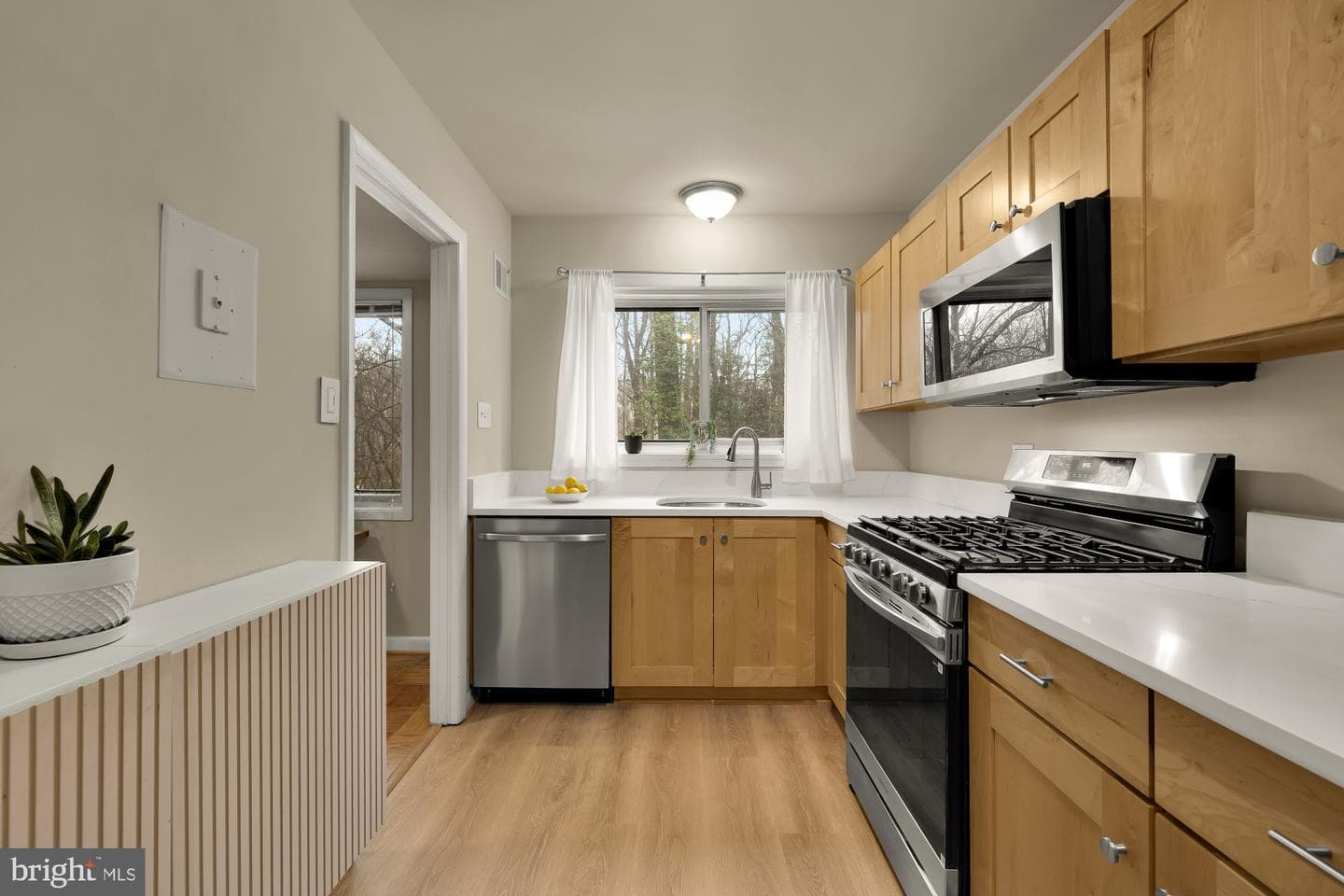 10661 Weymouth Street #102 photo 6