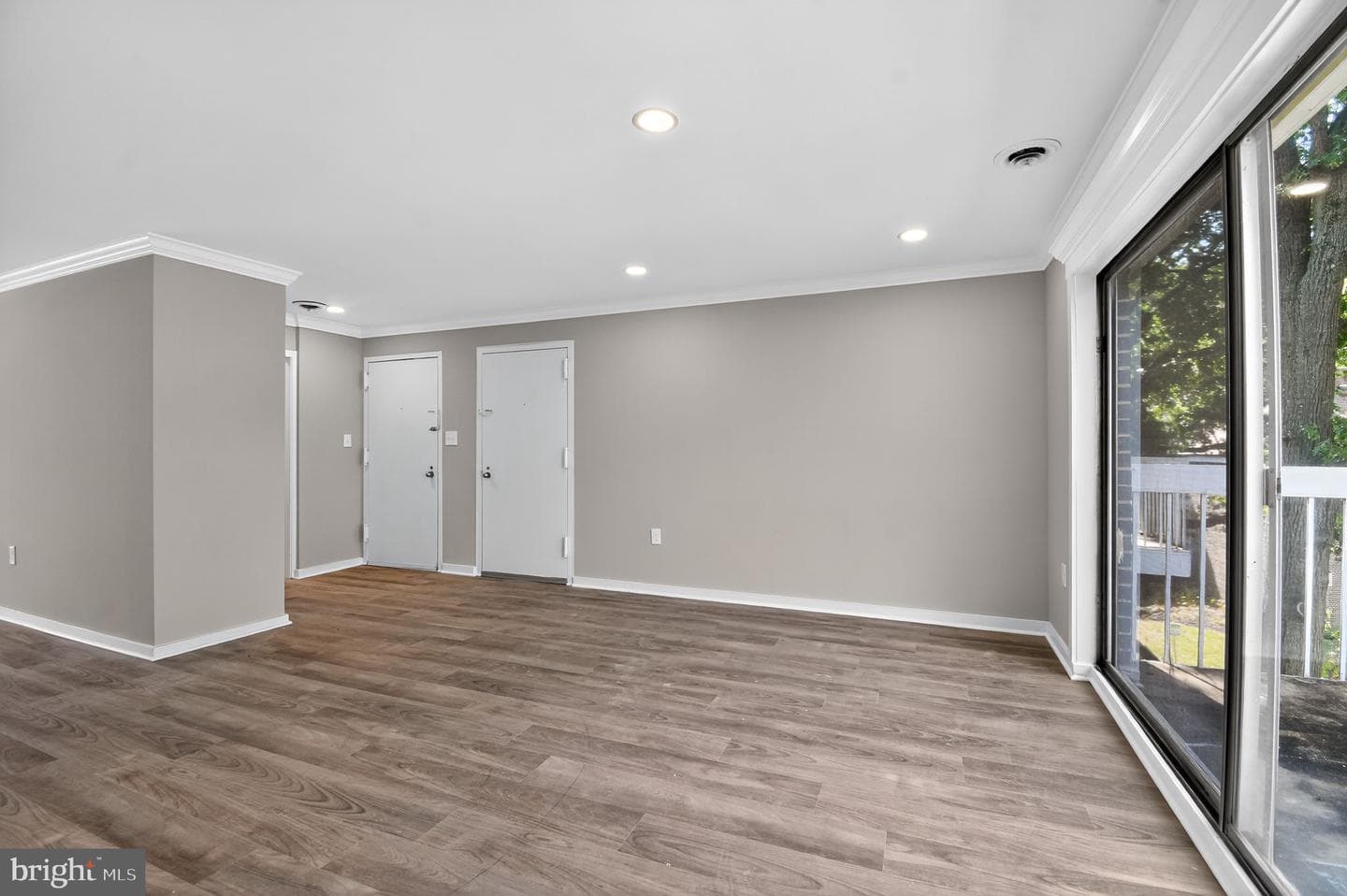 3234 Hewitt Avenue #3-4-B photo 4