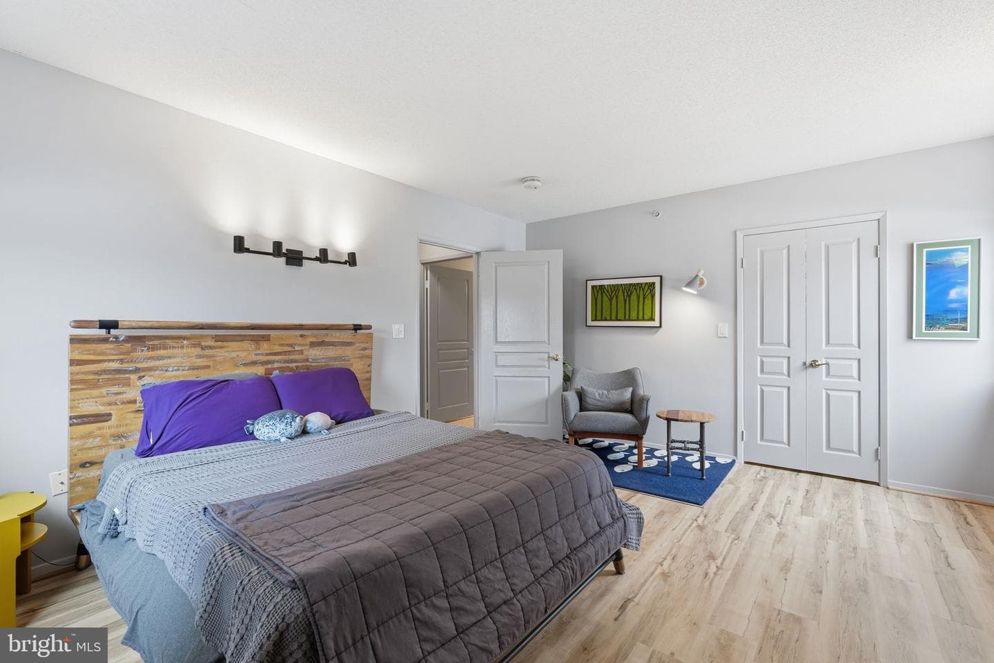 7111 Woodmont Avenue #518 photo 10