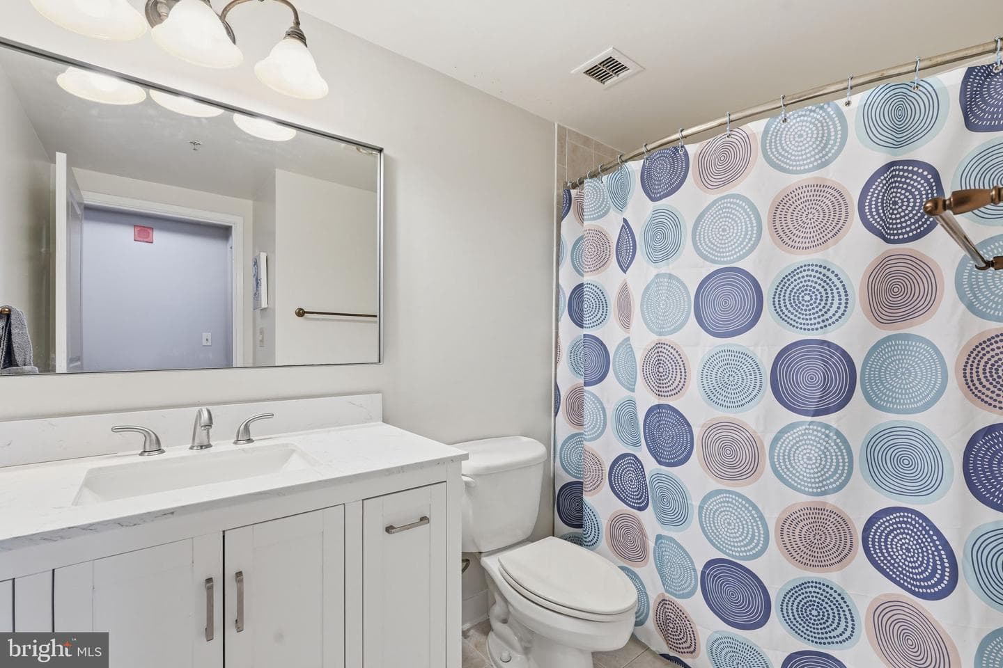 7111 Woodmont Avenue #518 photo 12
