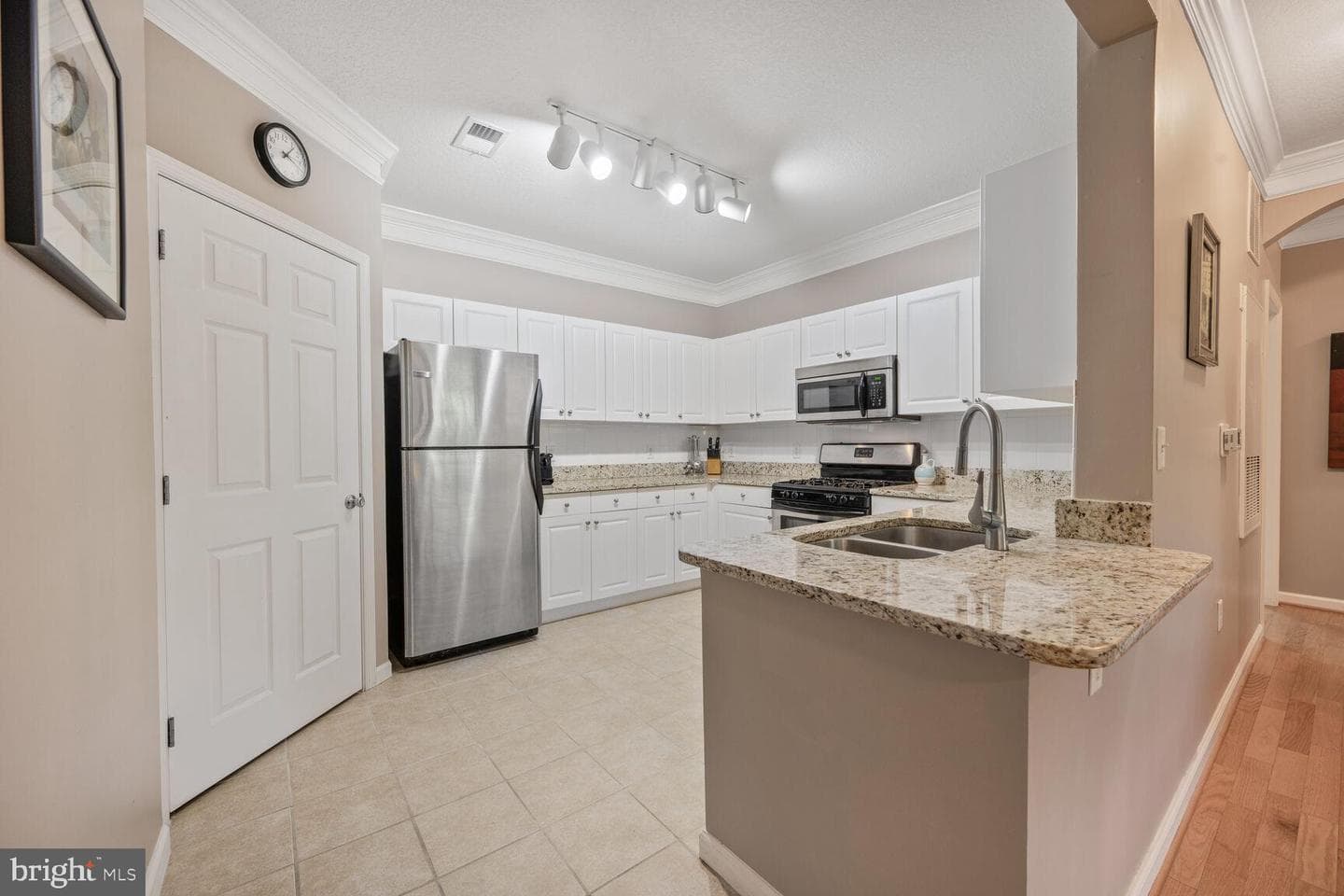7 Booth Street #202 photo 6
