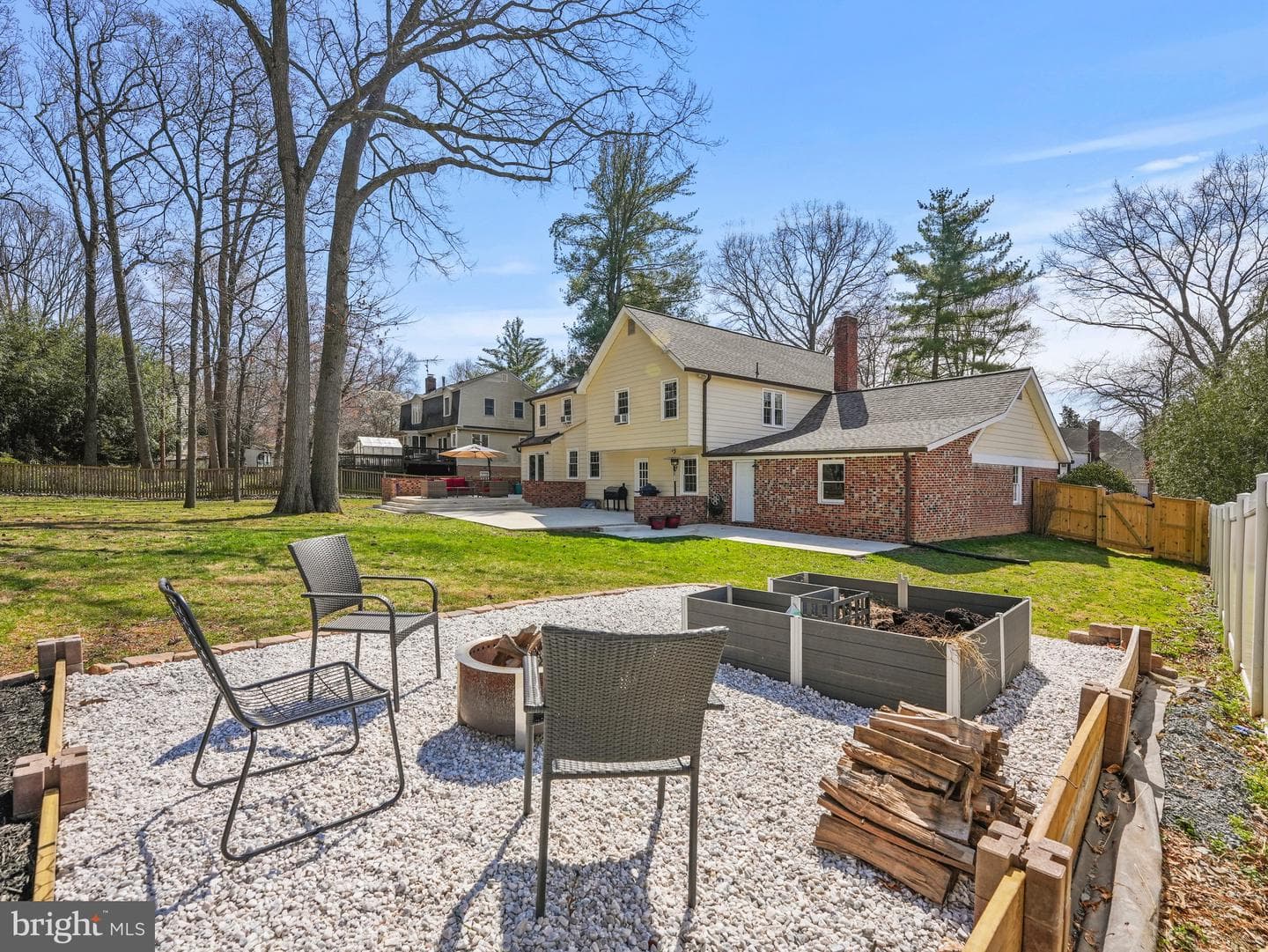 13744 Lockdale Road photo 32