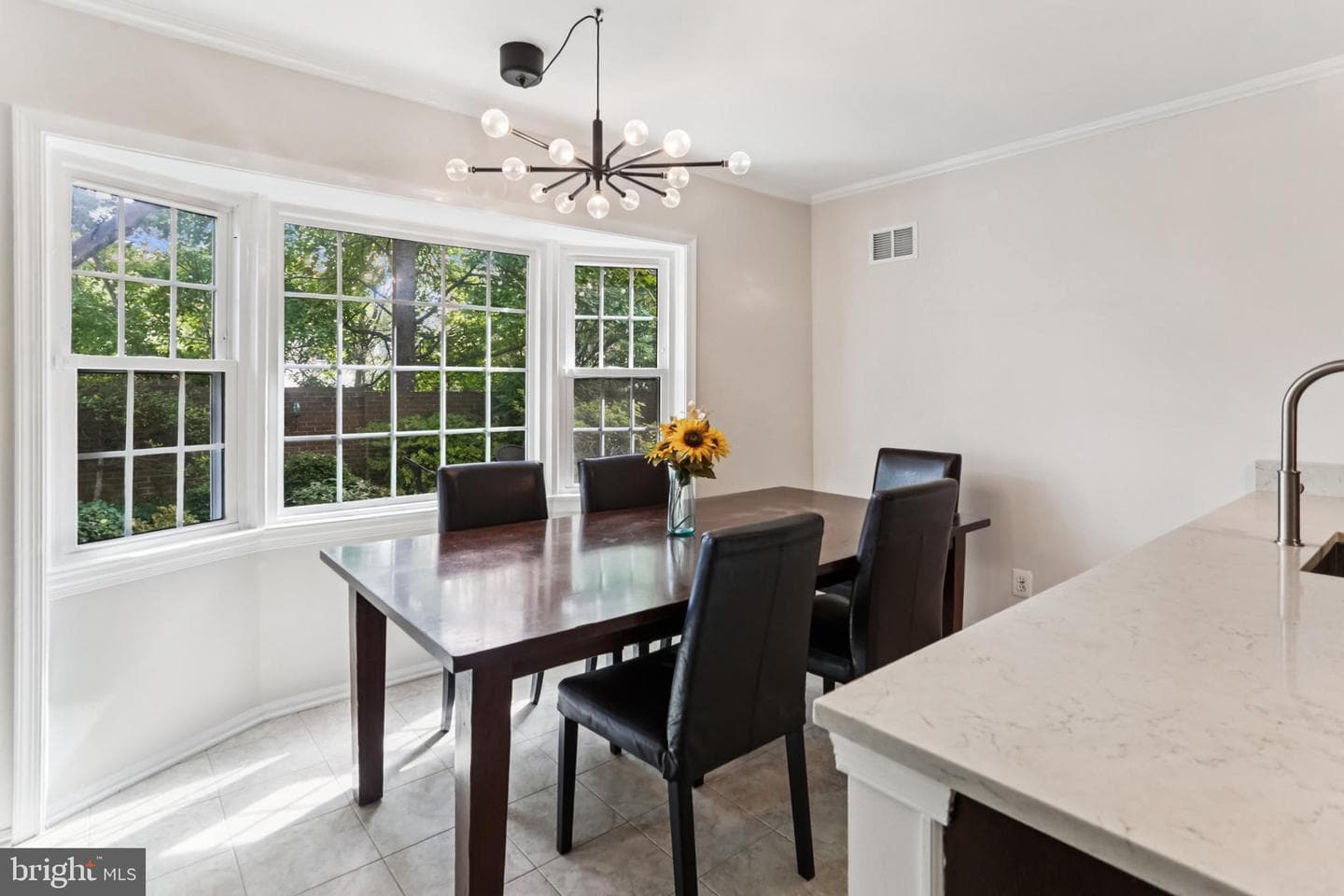 10233 Gainsborough photo 12