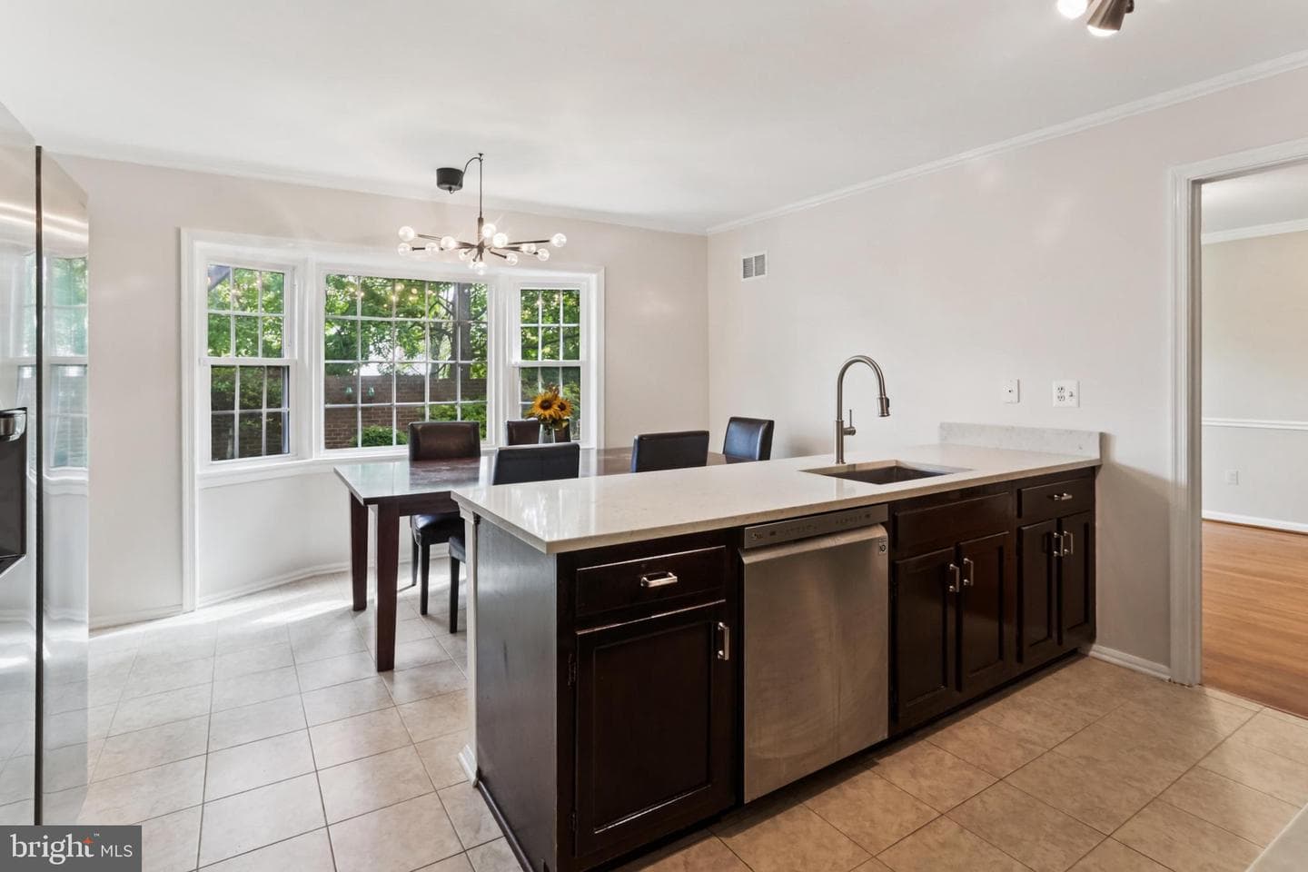 10233 Gainsborough photo 9