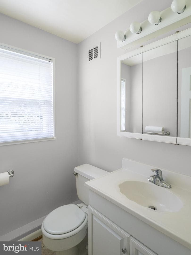 1512 Vivian Court photo 11
