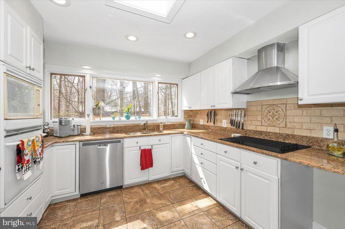 10101 Lloyd Road photo 17