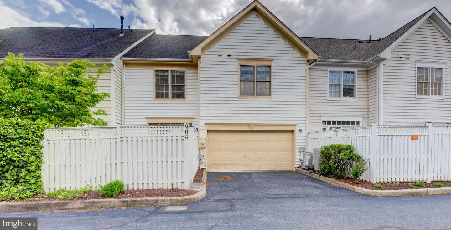 904 Oak Knoll Terrace photo 43