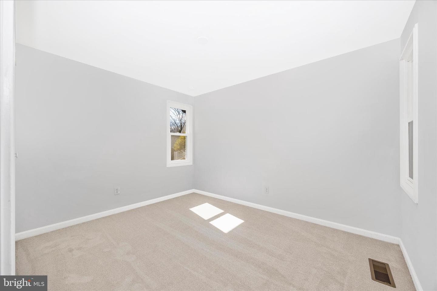14 Cherry Grove photo 35