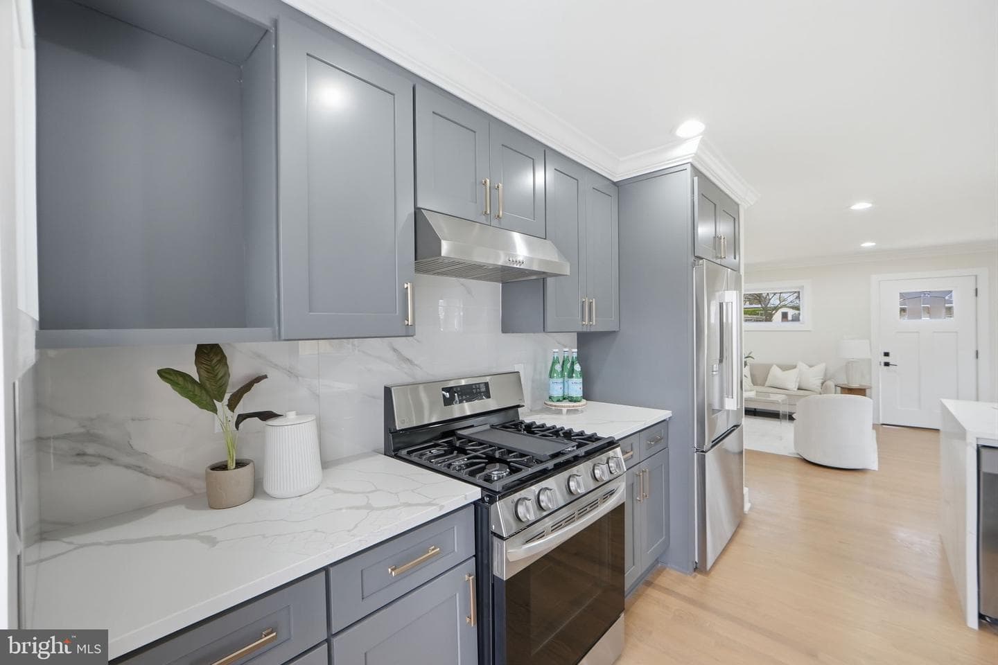 13711 Parkland Drive photo 12