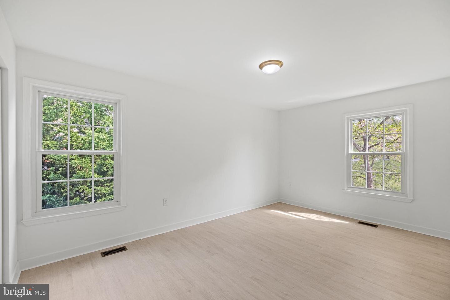 5 Solitaire Court photo 20