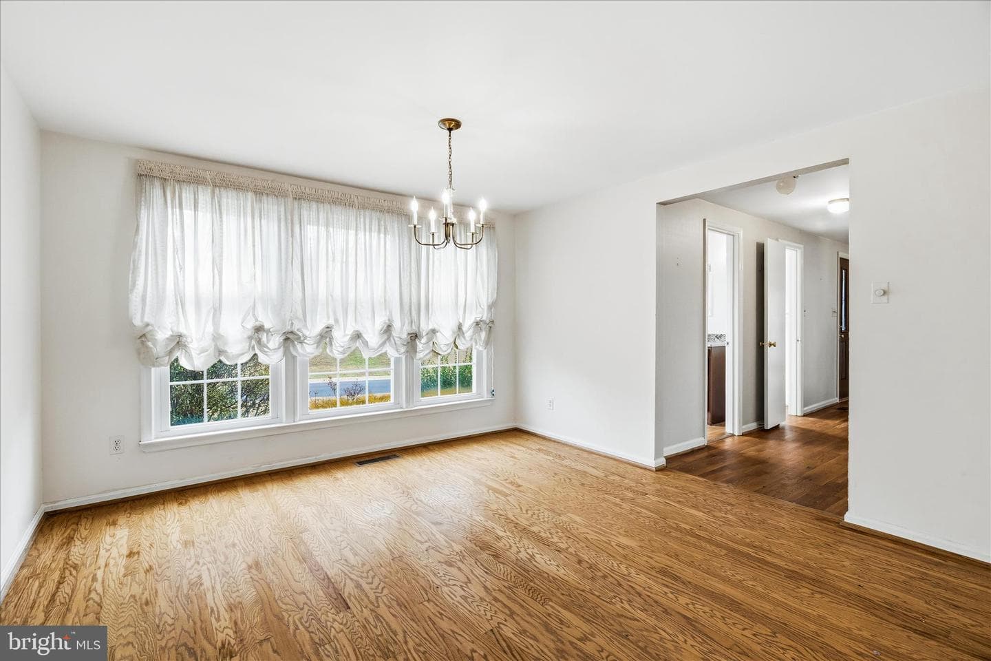 19312 Meaderidge Place photo 10