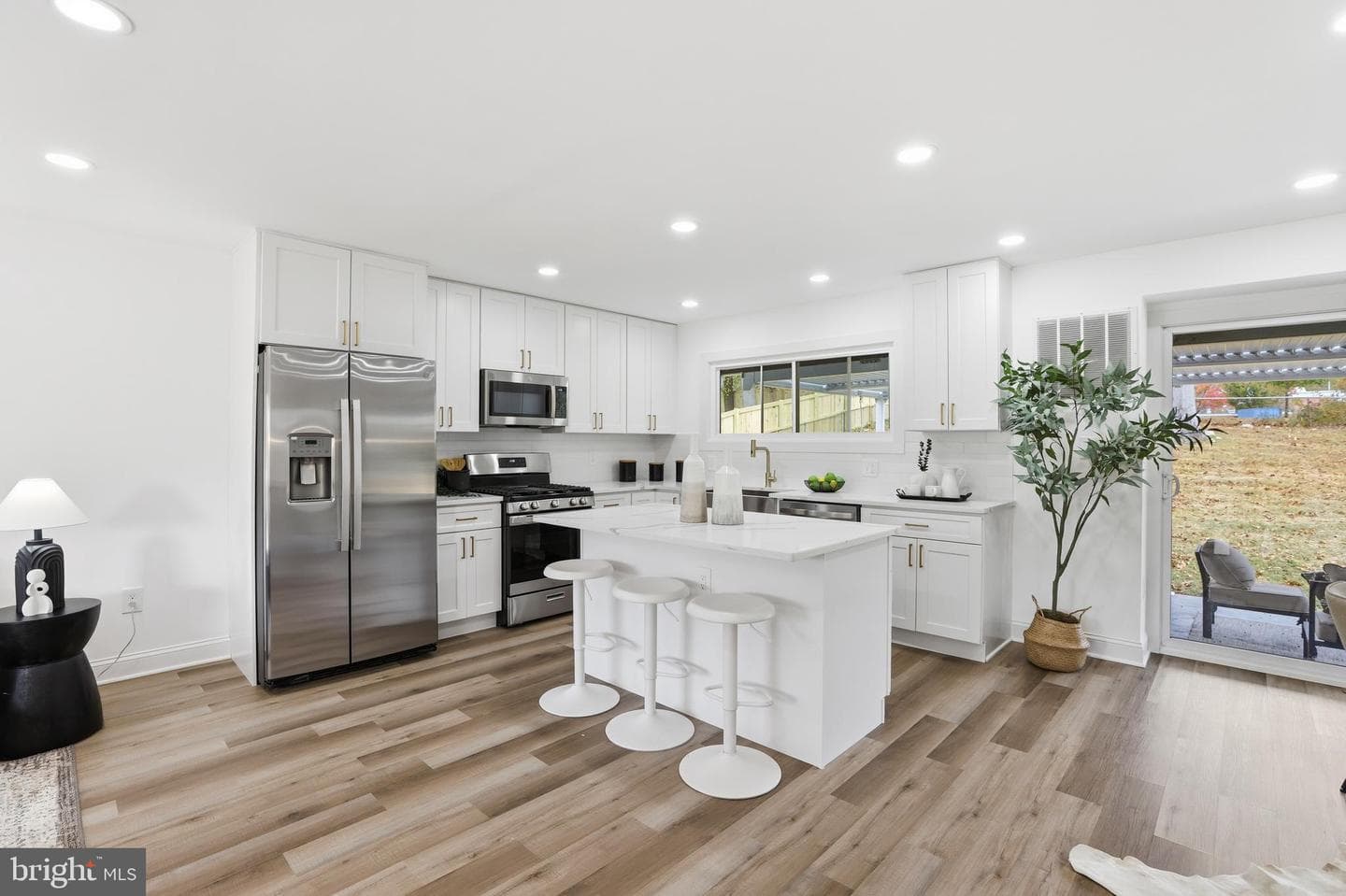 13801 Lionel Lane photo 3