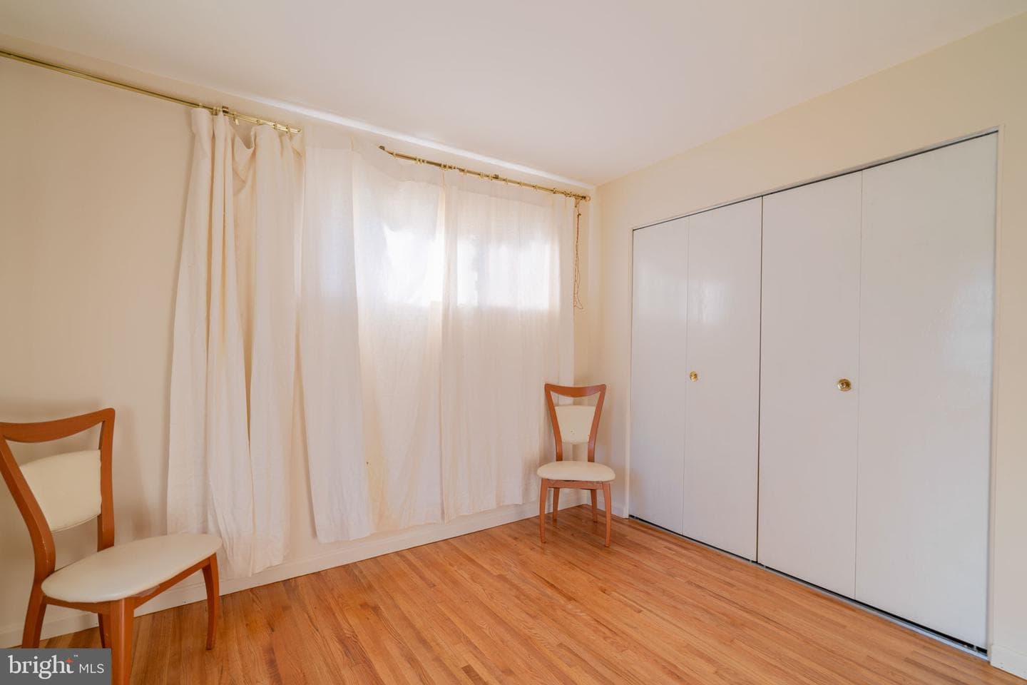 4709 Iris Place photo 18