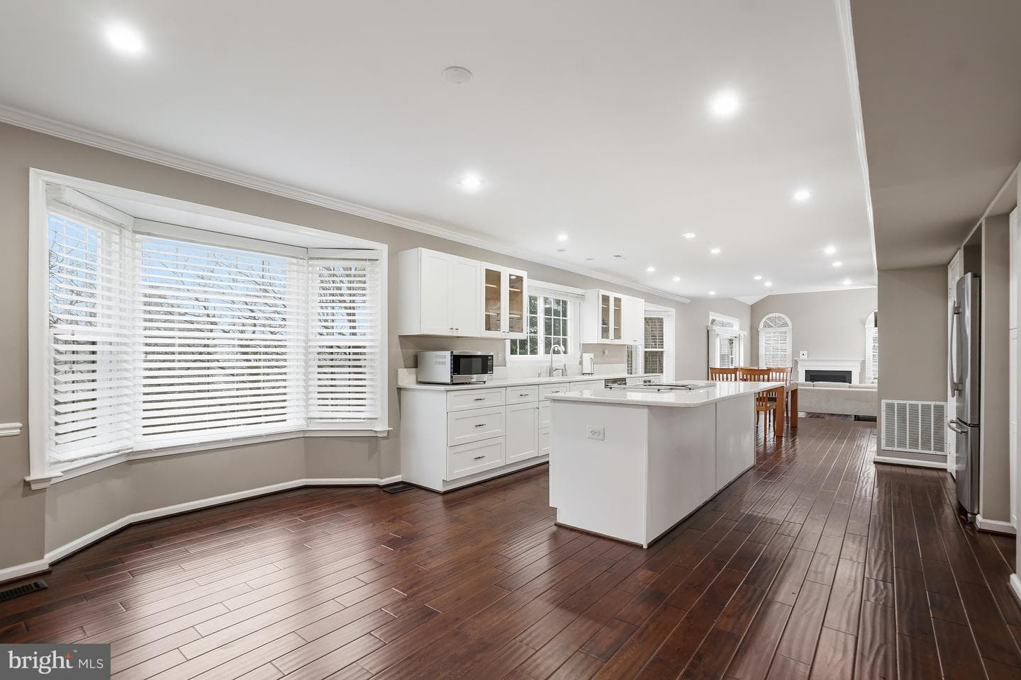 4 Leatherbark Court photo 11