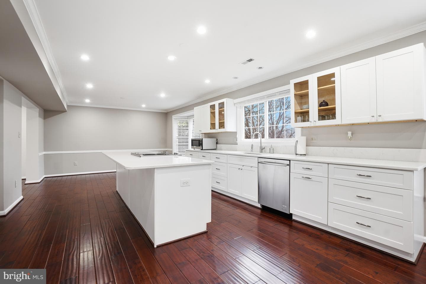 4 Leatherbark Court photo 16