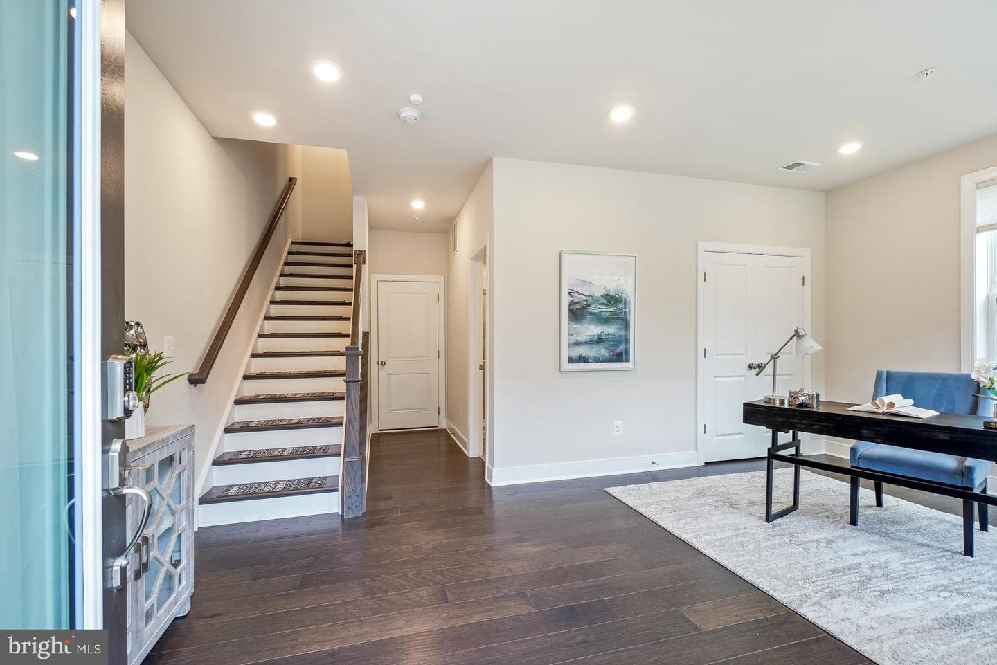 114 Dickenson Drive photo 3