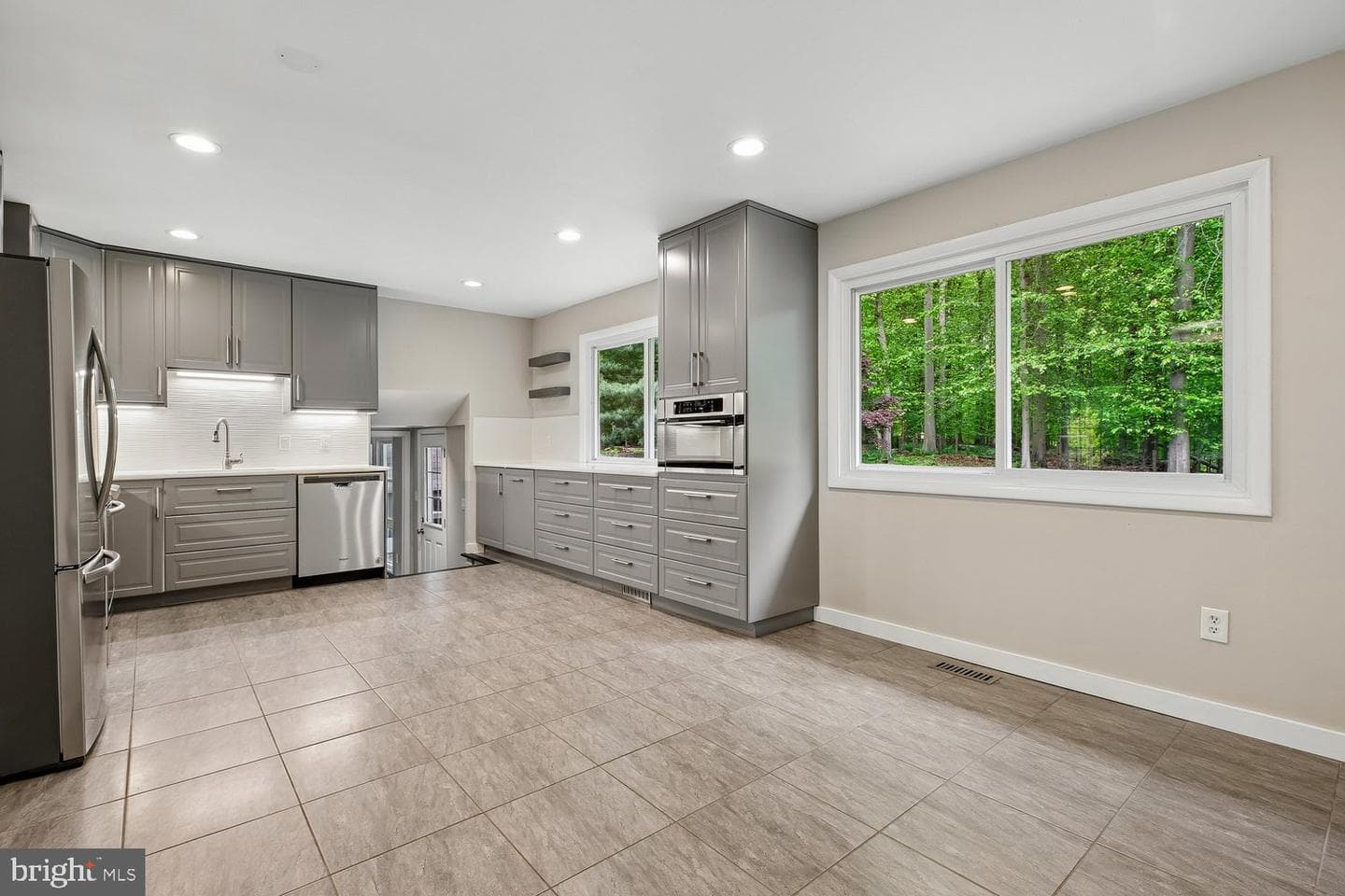 13714 Drake Drive photo 20