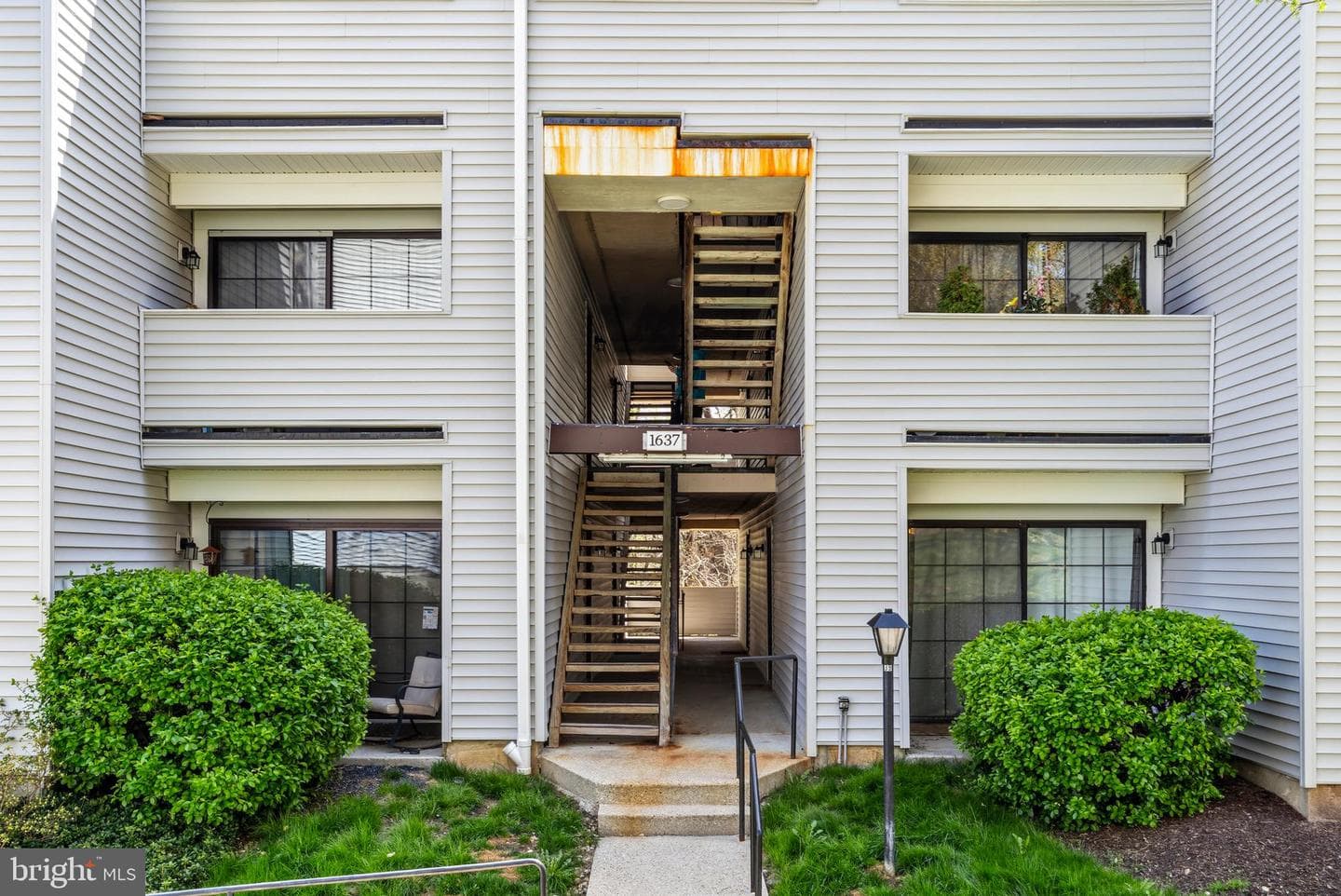 1637 Carriage House Terrace #i photo 3