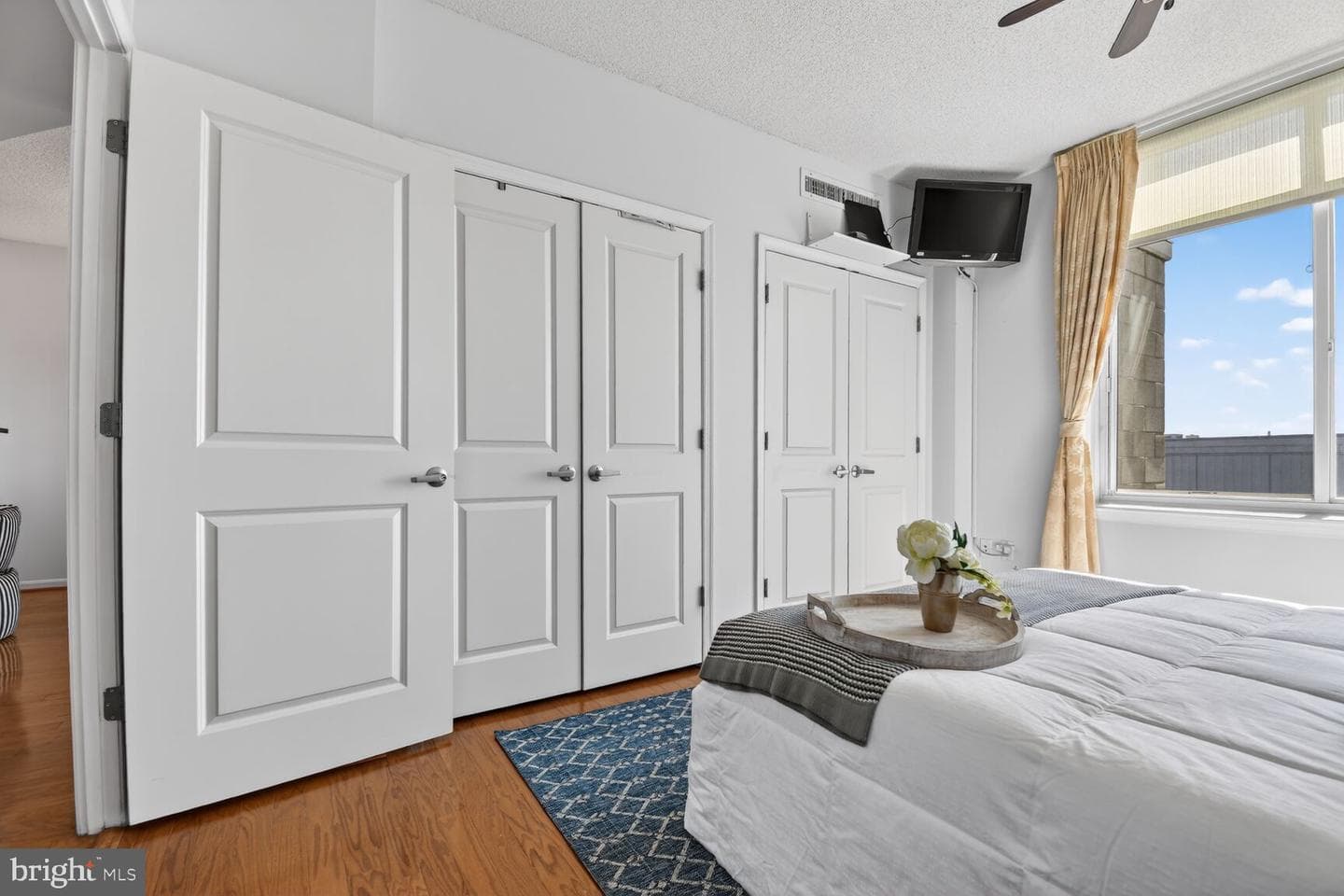 930 Wayne Avenue #1302 photo 30