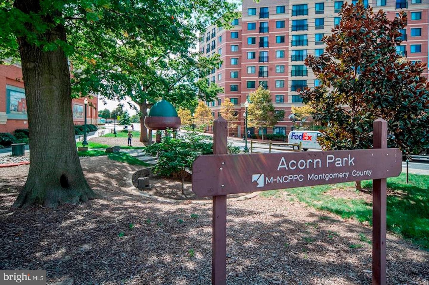 930 Wayne Avenue #1302 photo 43