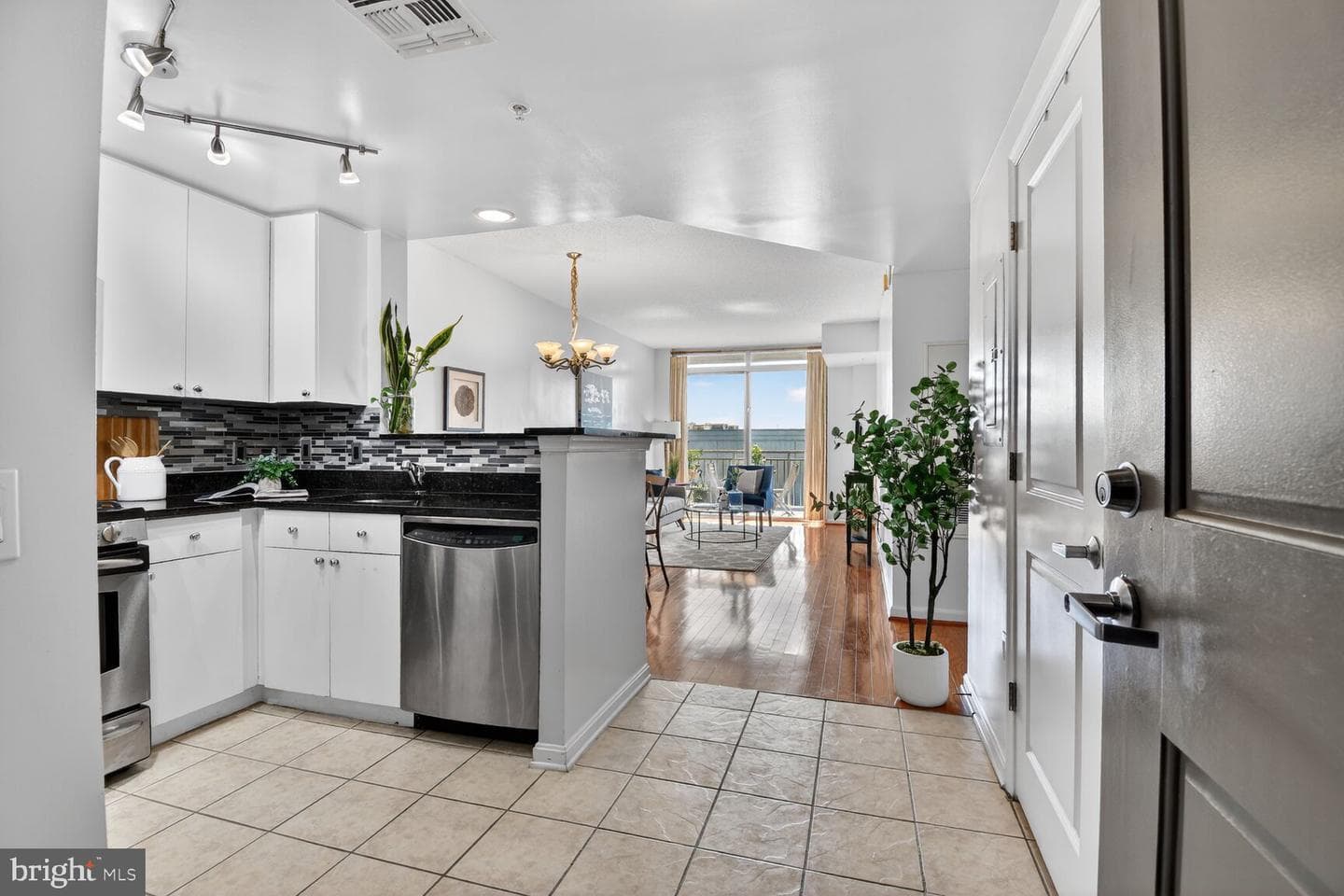 930 Wayne Avenue #1302 photo 5