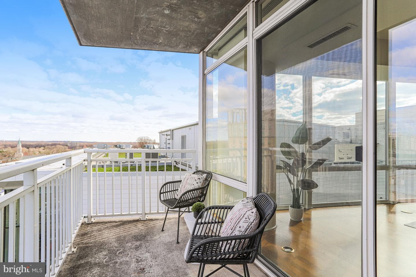 930 Wayne Avenue #1009 photo 24