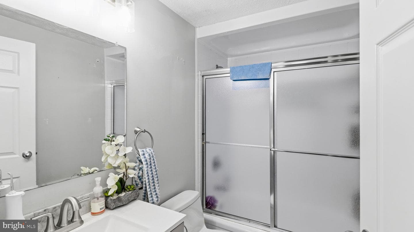 7418 Tarfside Lane photo 45