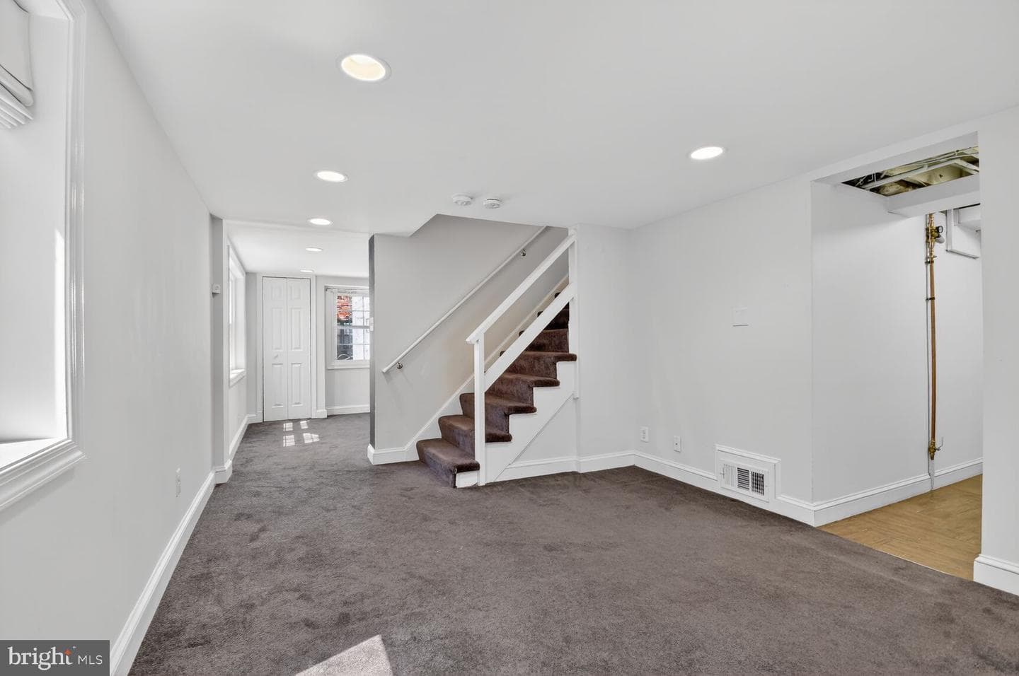 12 Parkside Road photo 38