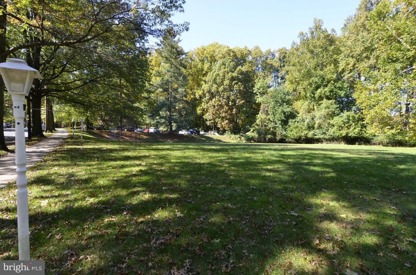 10619 Montrose Avenue #102 photo 37