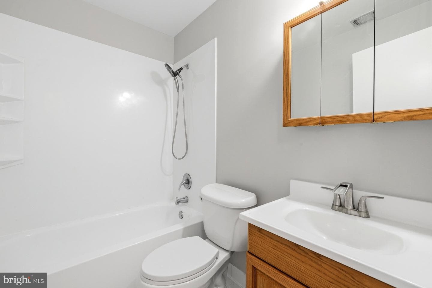 17736 Larchmont Terrace photo 18