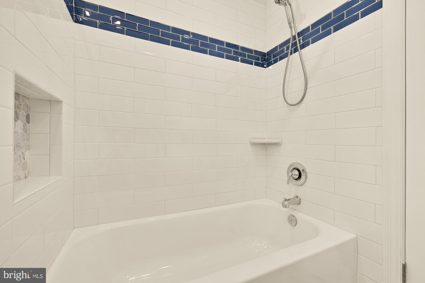 9409 Woodland Drive photo 13