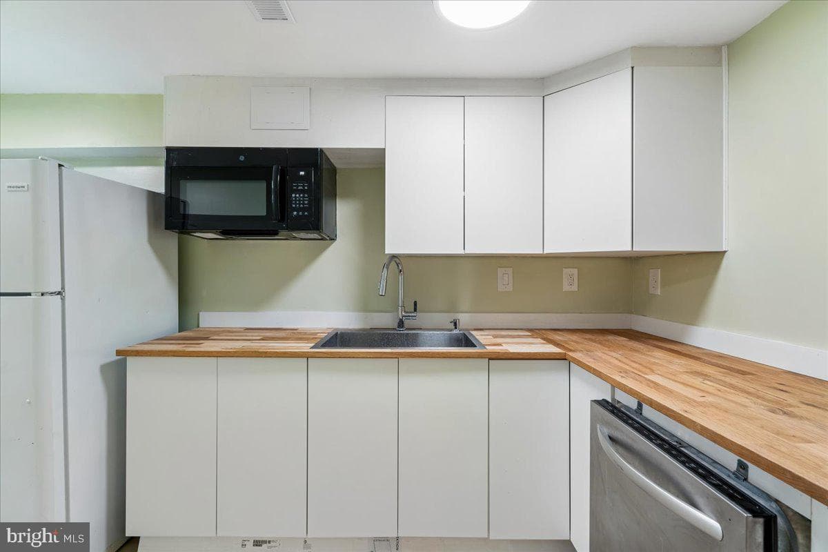 1405 Matthews Drive photo 19