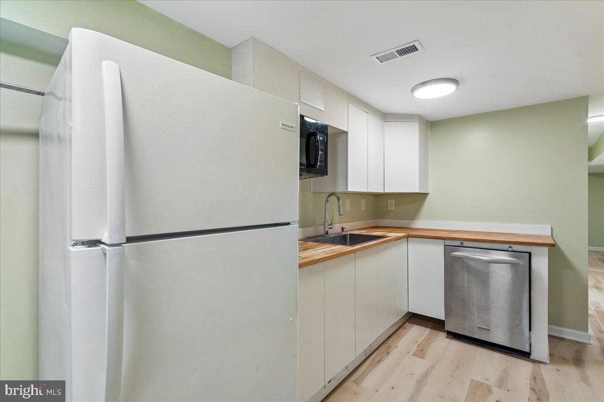 1405 Matthews Drive photo 20
