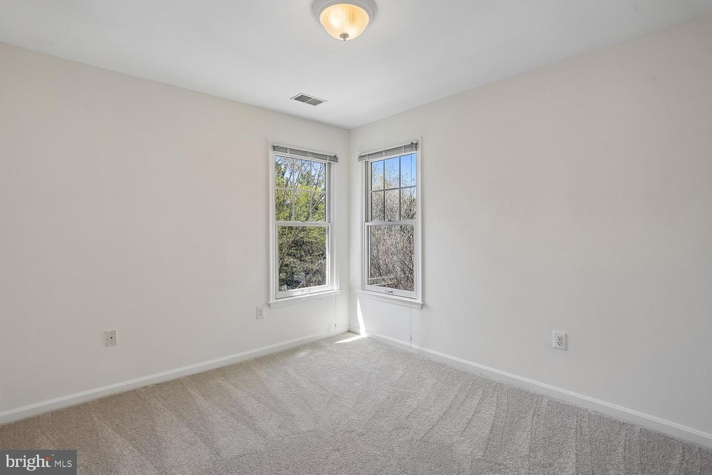 306 Beckwith Street photo 40