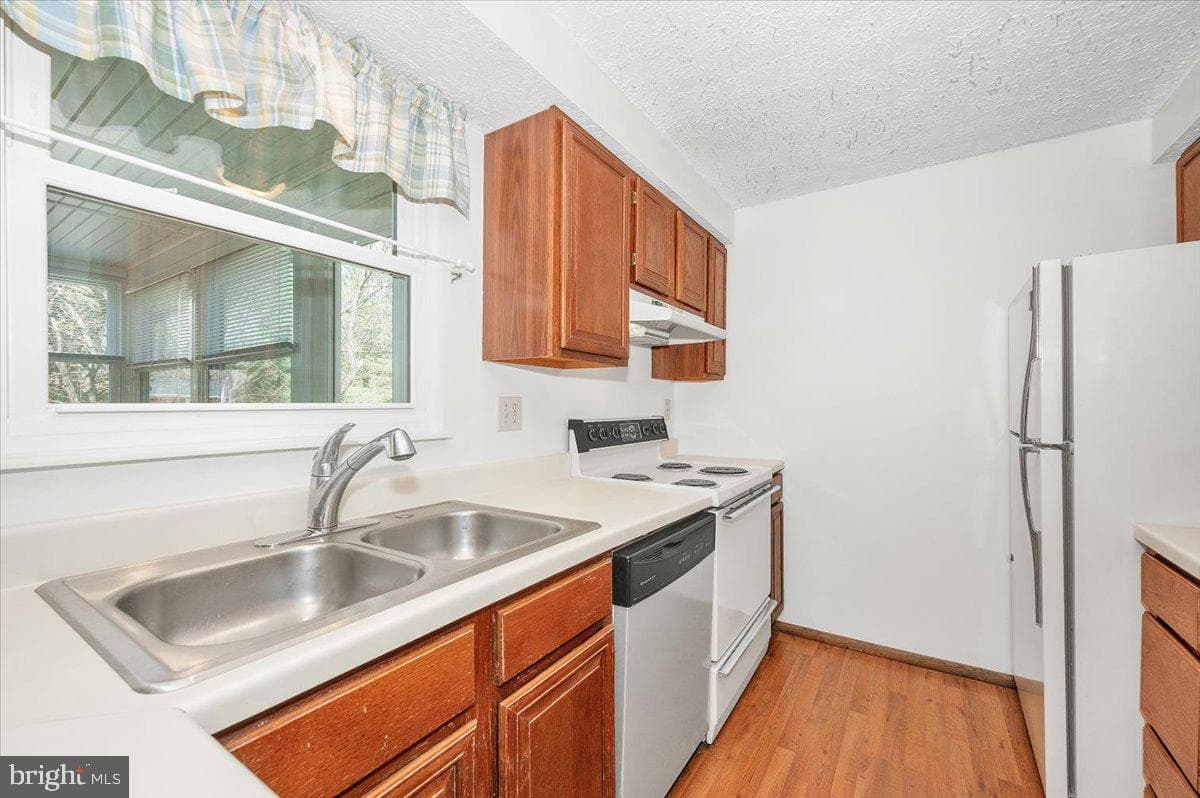 24224 Newbury Road photo 18