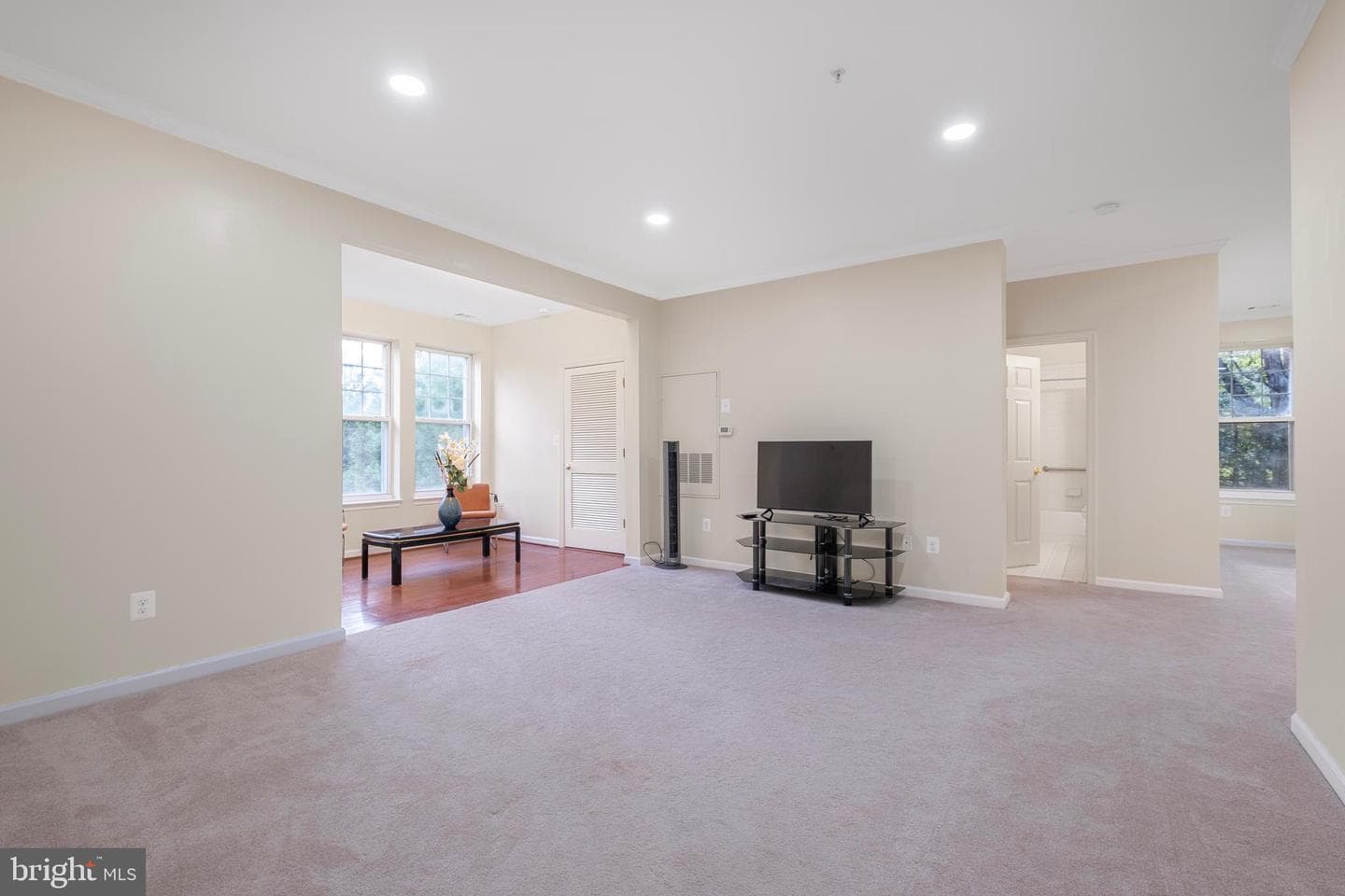 300 High Gables Drive #305 photo 16